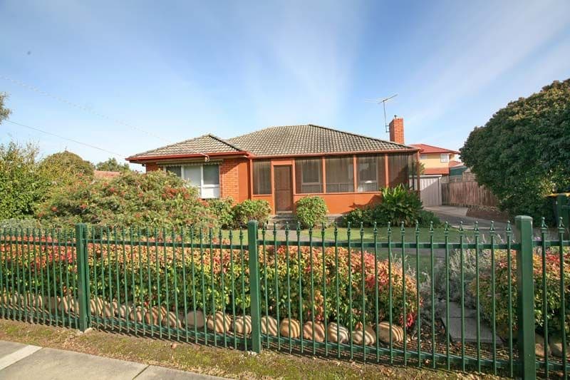 31 Tamarisk Avenue, GLEN WAVERLEY VIC 3150, Glen Waverley - Image 1