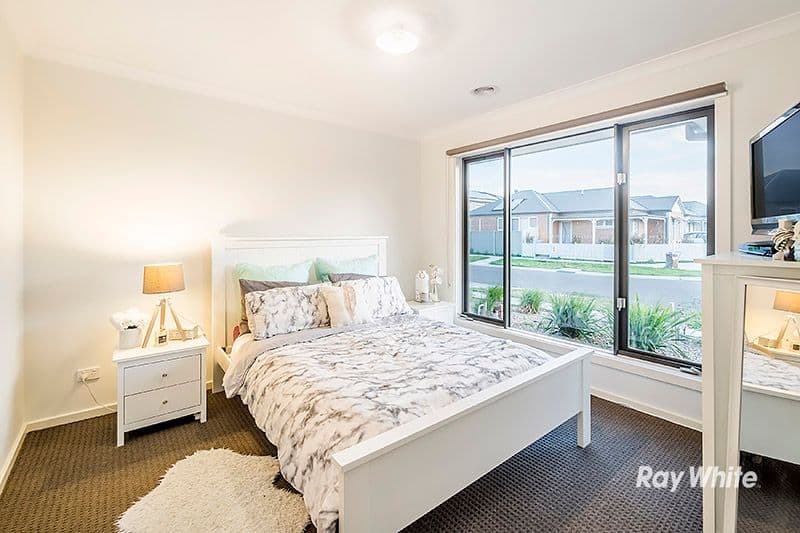 30 Cortula Road, Cranbourne East VIC 3977, Cranbourne East - Thumbnail 2