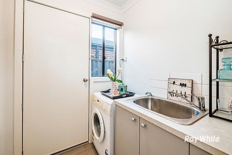 30 Cortula Road, Cranbourne East VIC 3977, Cranbourne East - Thumbnail 4