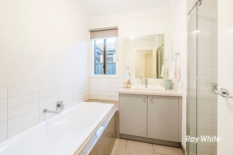 30 Cortula Road, Cranbourne East VIC 3977, Cranbourne East - Thumbnail 5
