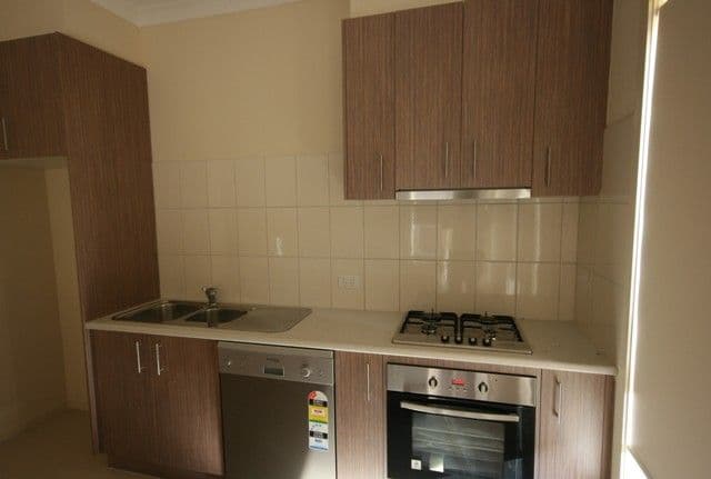 31 Adelaide Street, ST ALBANS VIC 3021, St Albans - Thumbnail 2