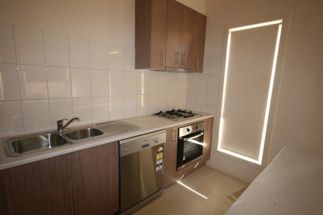 31 Adelaide Street, ST ALBANS VIC 3021, St Albans - Thumbnail 3