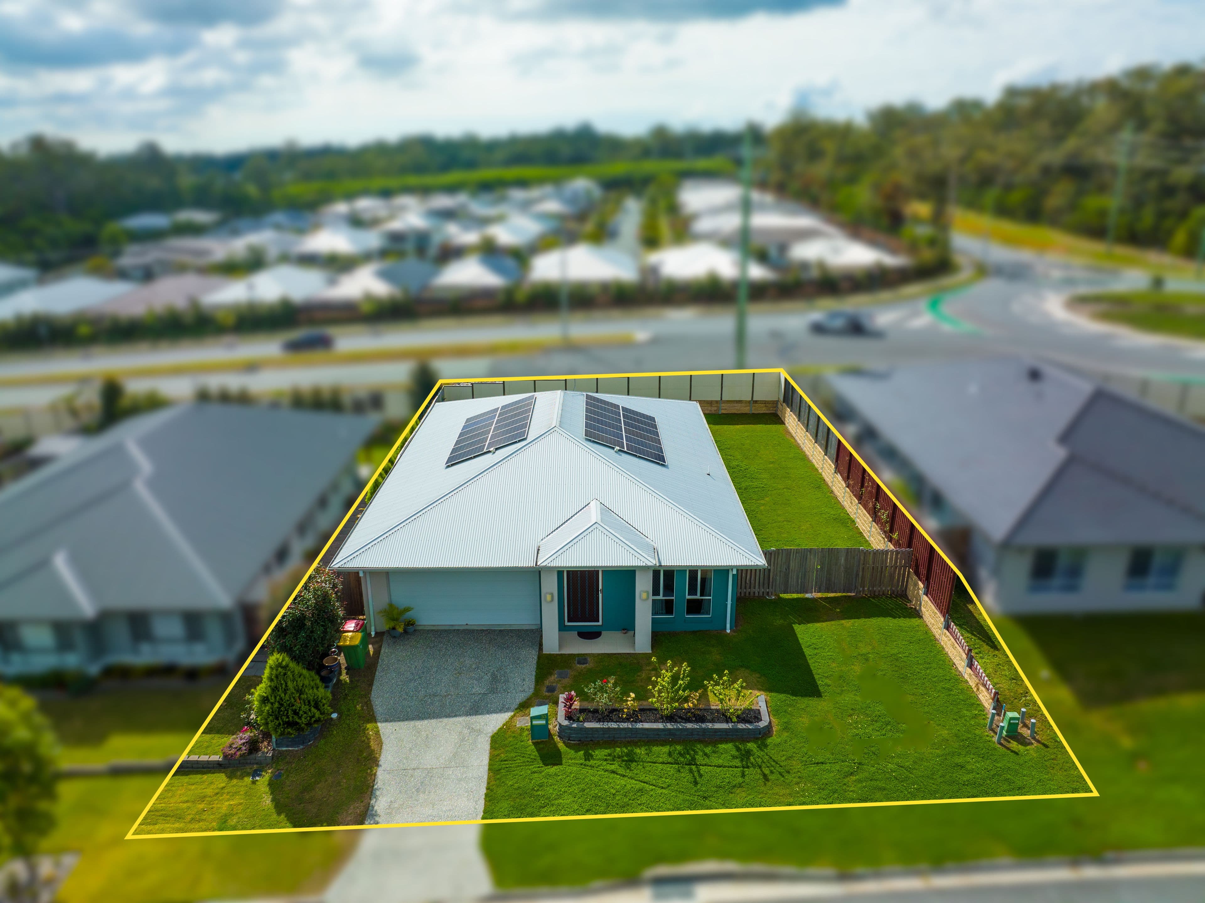 33 Beilby Crescent, Pimpama QLD 4209, Pimpama - Thumbnail 3