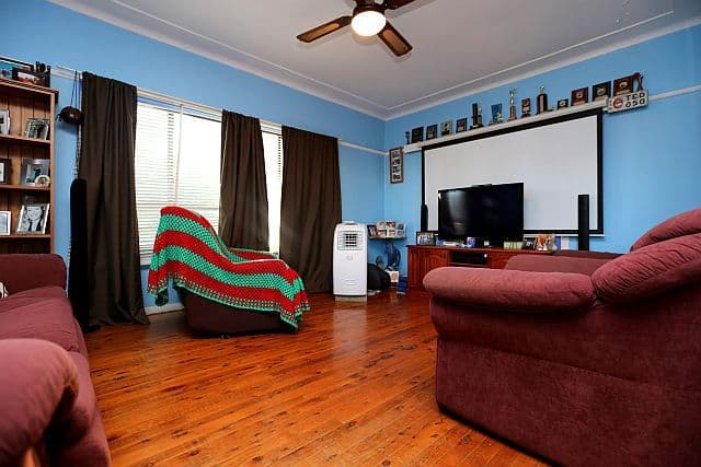 43 Georges Crescent, GEORGES HALL NSW 2198, Georges Hall - Thumbnail 2