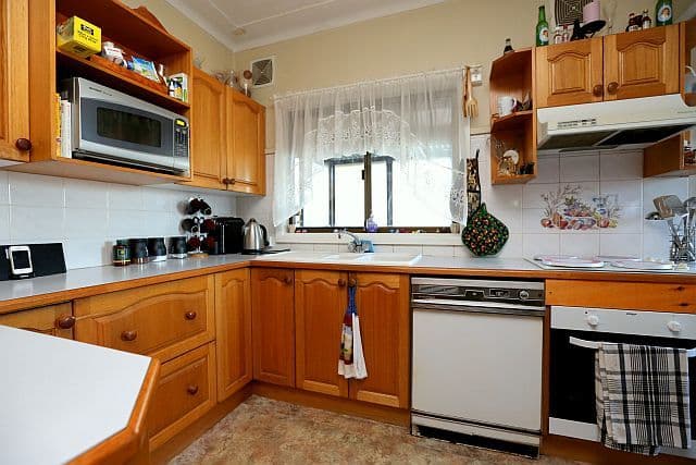 43 Georges Crescent, GEORGES HALL NSW 2198, Georges Hall - Thumbnail 3