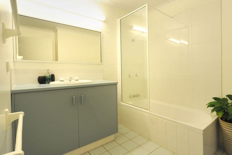 5 Coral Quays Eshelby Drive, CANNONVALE QLD 4802, Cannonvale - Thumbnail 5