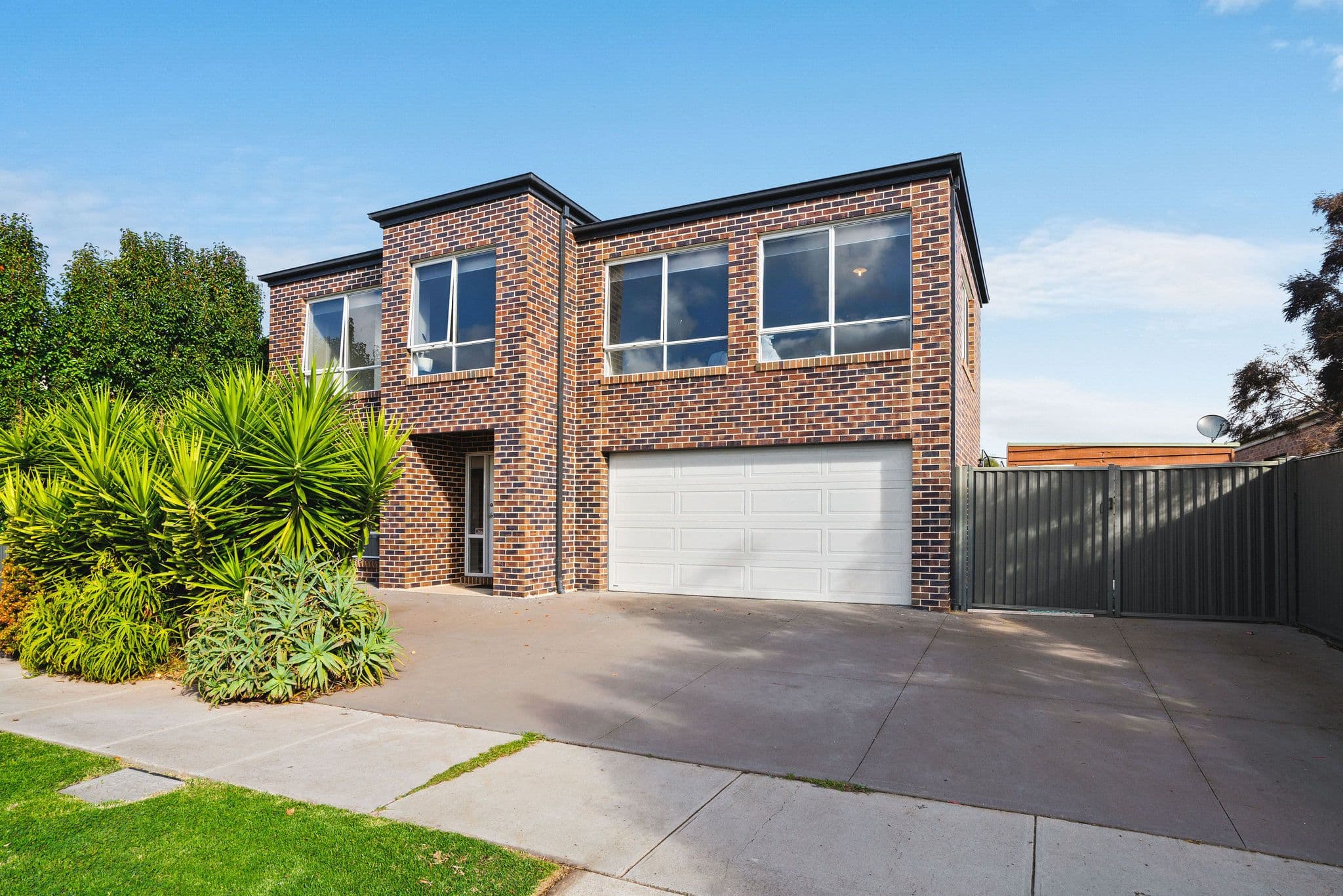 50 Eastlakes Boulevard, Lara VIC 3212, Lara - Image 1