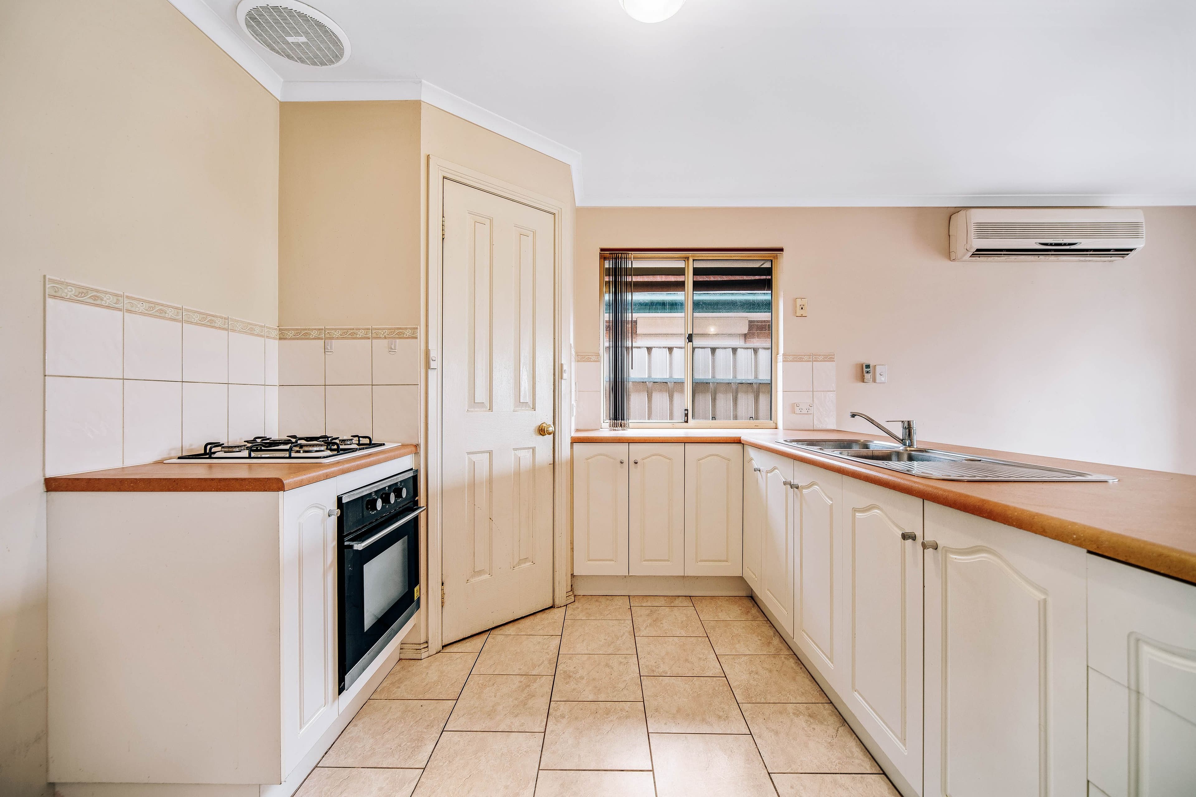 24 Quantock Crescent, Craigmore SA 5114, Craigmore - Thumbnail 4