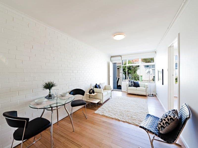 25 Ashley Street, Reservoir VIC 3073, Reservoir - Thumbnail 2