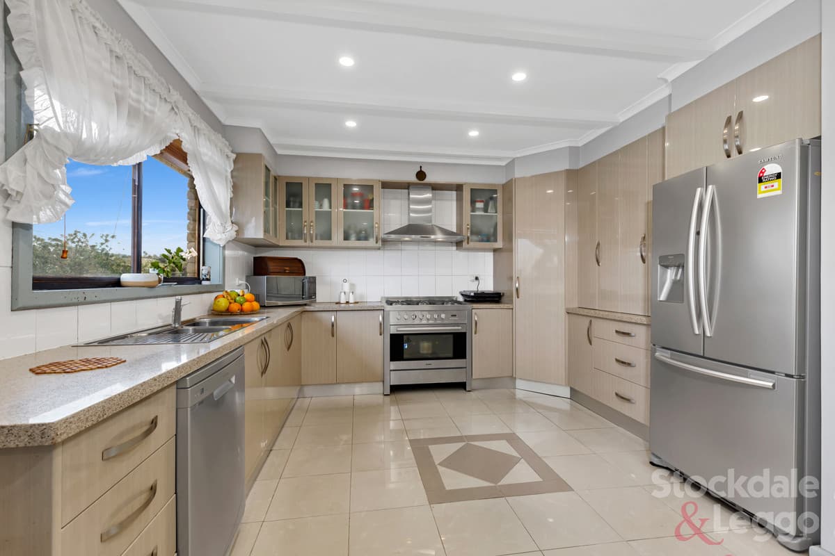 17 Cross Terrace, Glenroy VIC 3046, Glenroy - Thumbnail 2