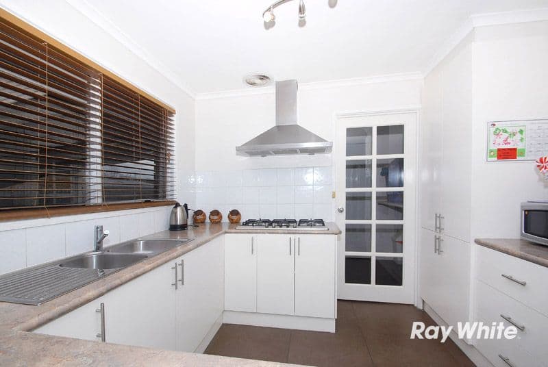 9 Lesdon Avenue, CRANBOURNE NORTH VIC 3977, Cranbourne - Image 1