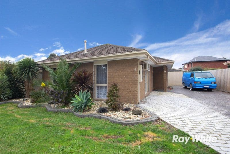 9 Lesdon Avenue, CRANBOURNE NORTH VIC 3977, Cranbourne - Thumbnail 2