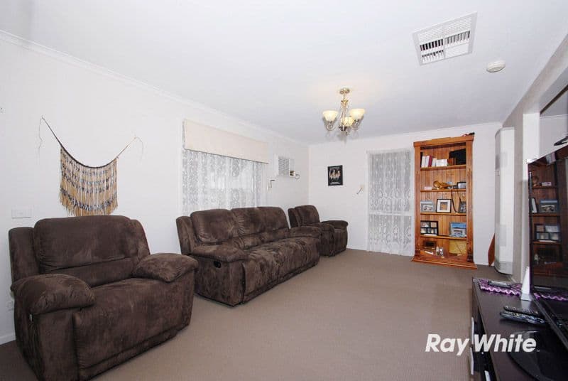 9 Lesdon Avenue, CRANBOURNE NORTH VIC 3977, Cranbourne - Thumbnail 6