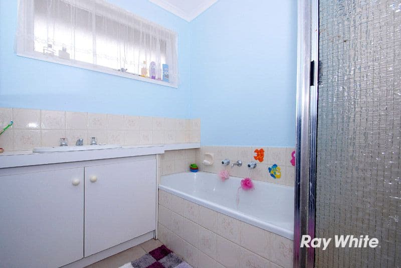 9 Lesdon Avenue, CRANBOURNE NORTH VIC 3977, Cranbourne - Thumbnail 8
