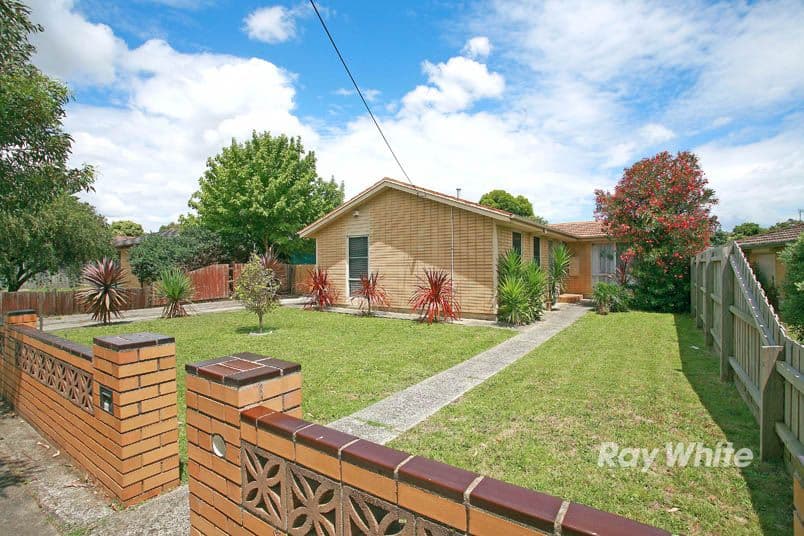 11 Fairbairn Road, CRANBOURNE VIC 3977, Cranbourne - Thumbnail 2