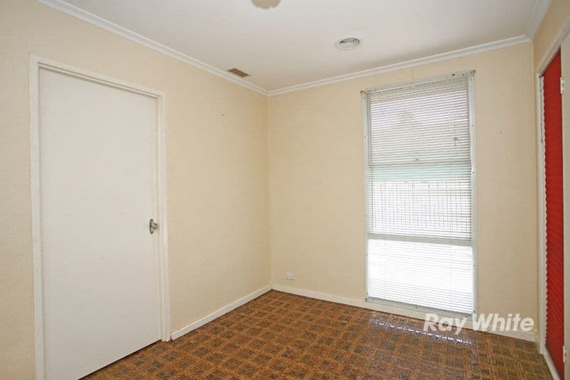 11 Fairbairn Road, CRANBOURNE VIC 3977, Cranbourne - Thumbnail 4