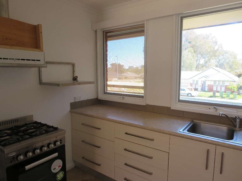 36 Kurrajong Crescent, Albury NSW 2640, Albury - Thumbnail 2