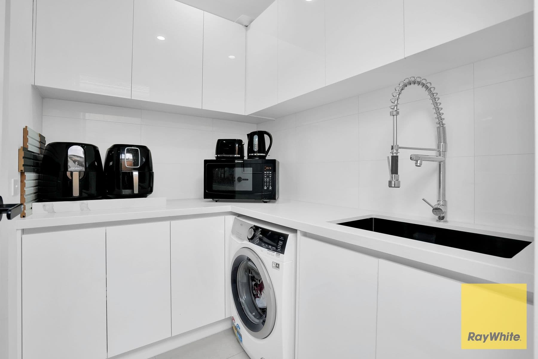 21 Sandy Point Road, GLENMAGGIE, Glenmaggie - Thumbnail 7