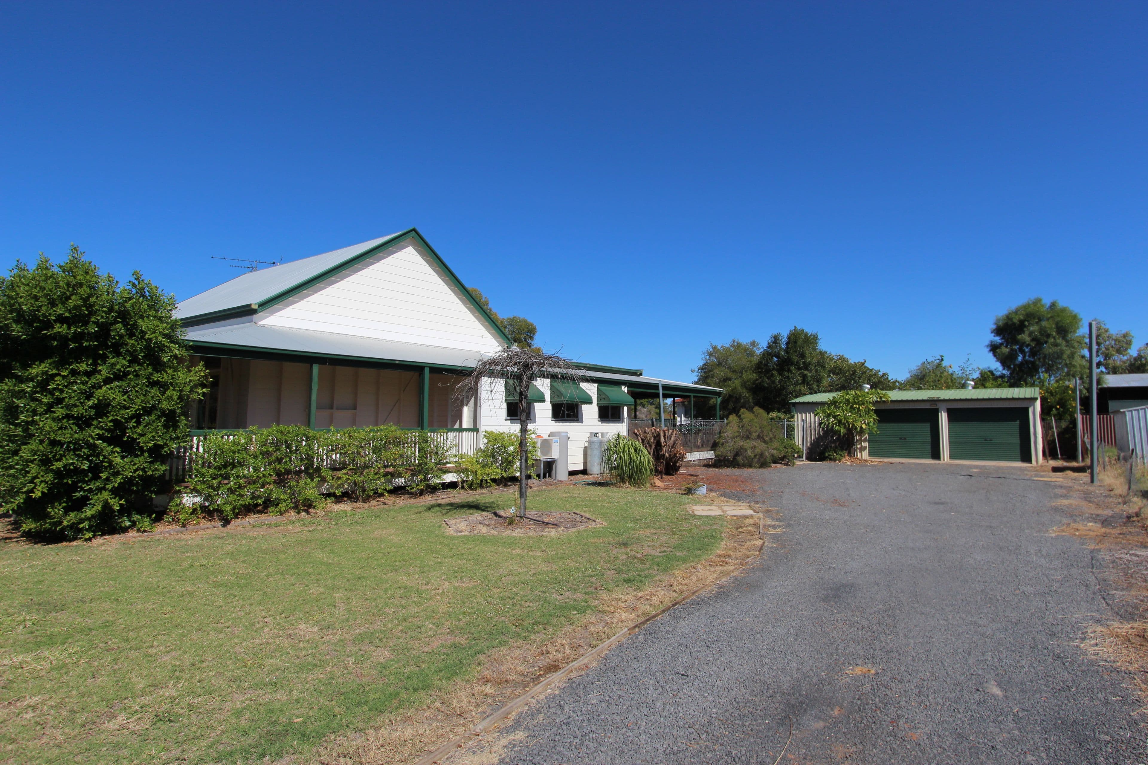 18 River Street, Charleville QLD 4470, Charleville - Thumbnail 2