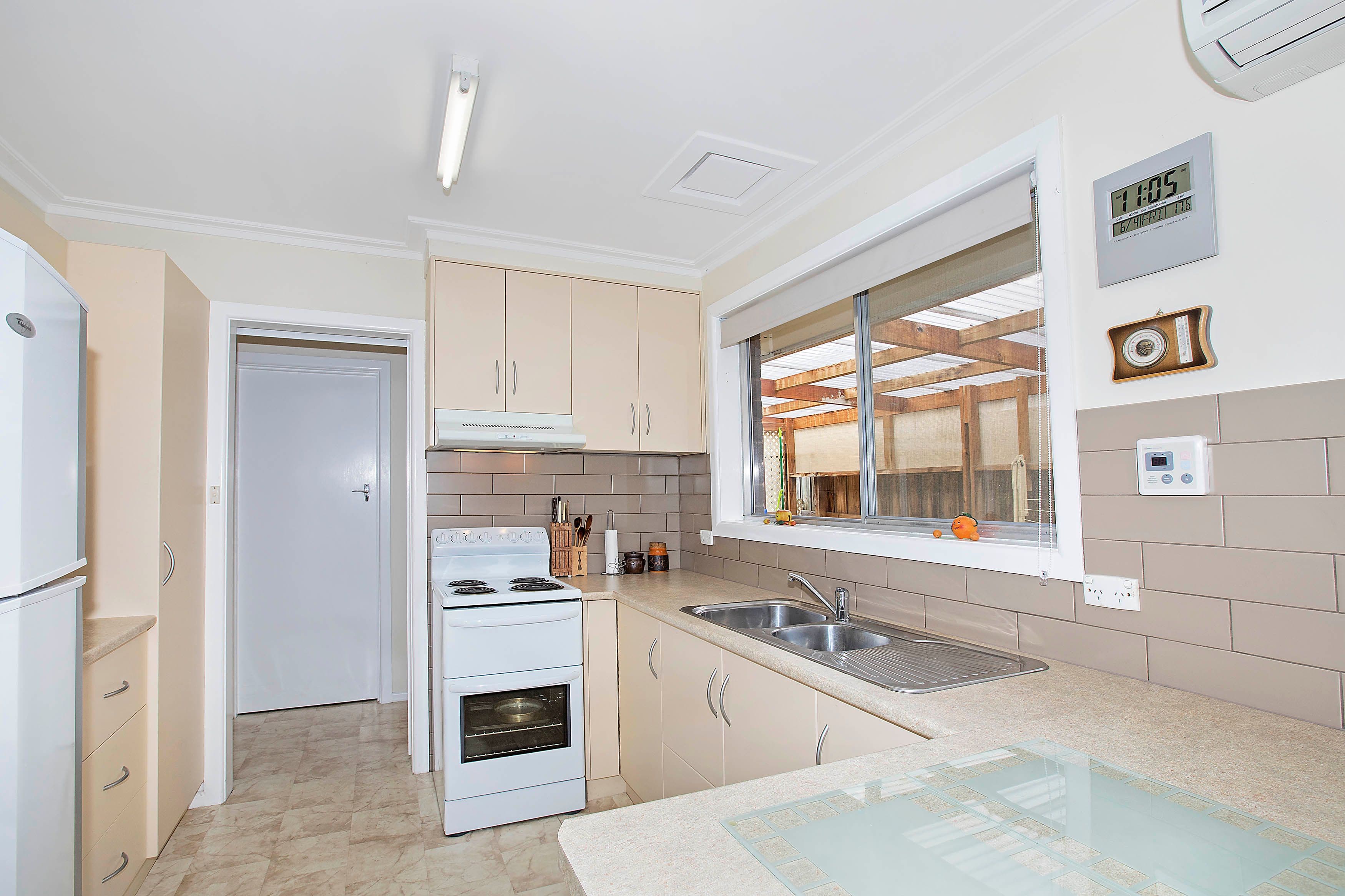 9 Northam Avenue, Highton VIC 3216, Highton - Thumbnail 6