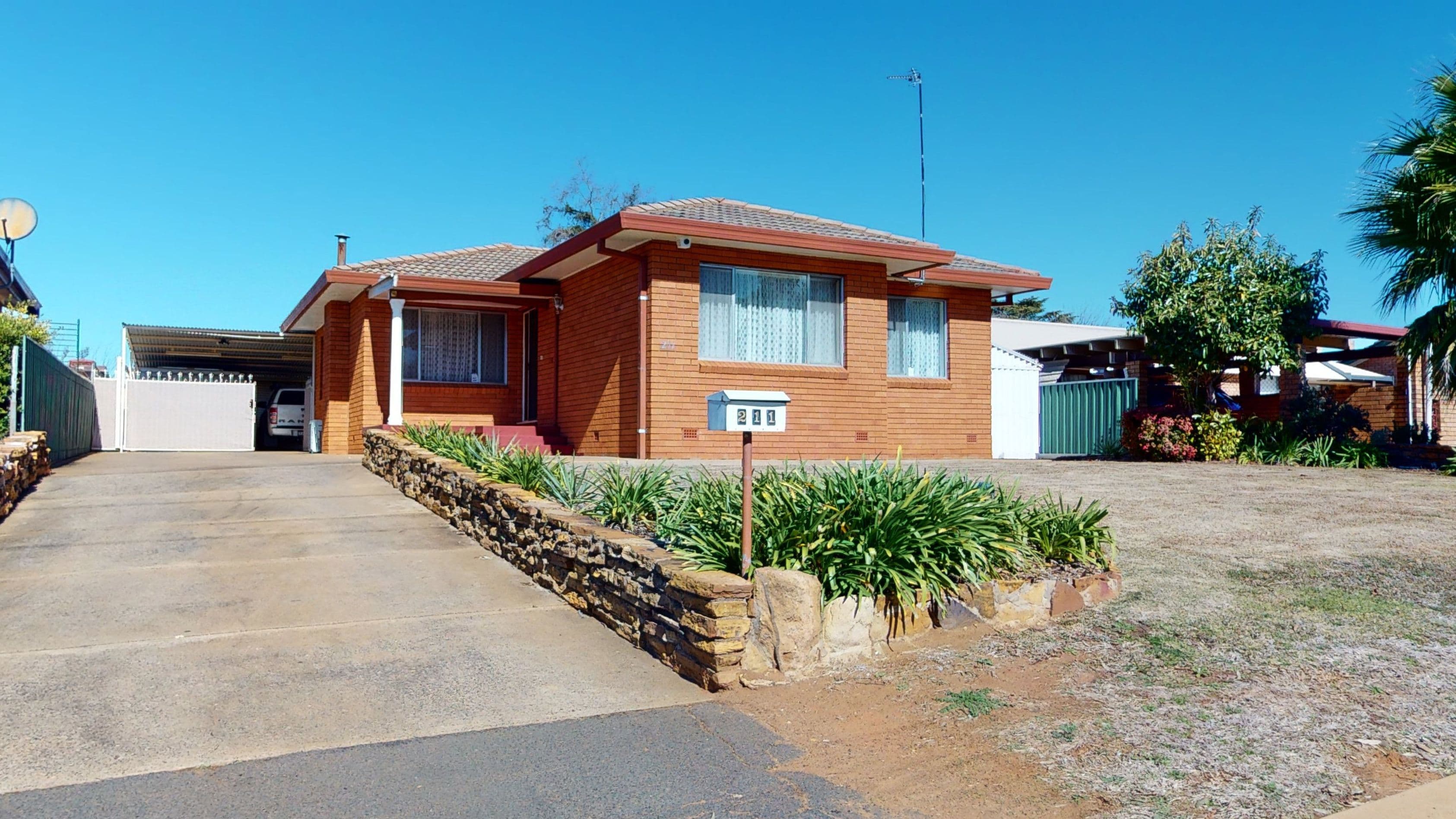 211 Myall Street, Dubbo NSW 2830, Dubbo - Image 1
