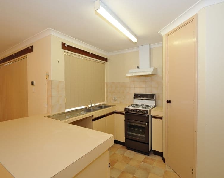 17 Cruise Road, SAFETY BAY WA 6169, Safety Bay - Thumbnail 8