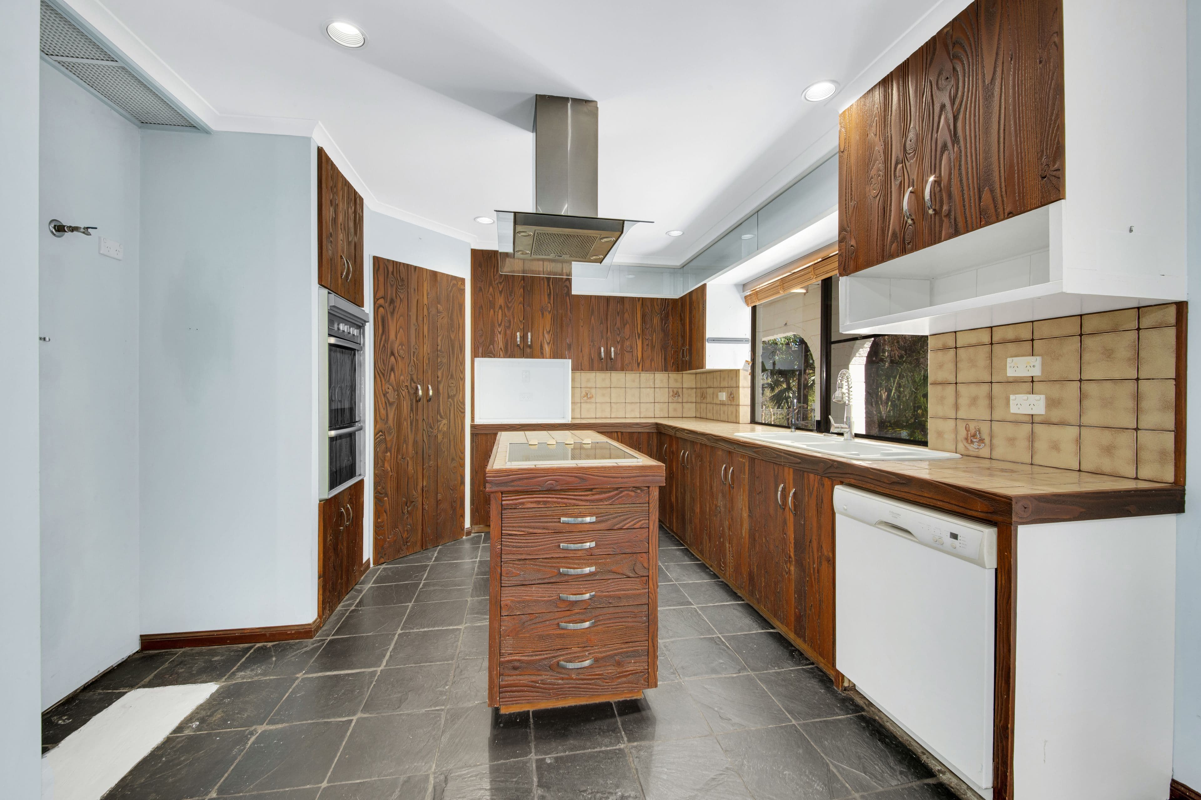 34 Watt Street, West Gladstone QLD 4680, West Gladstone - Thumbnail 6