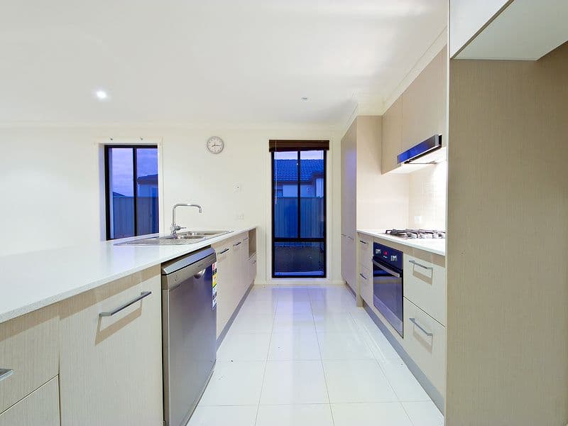 14 Munro Drive, WYNDHAM VALE VIC 3024, Wyndham Vale - Thumbnail 2