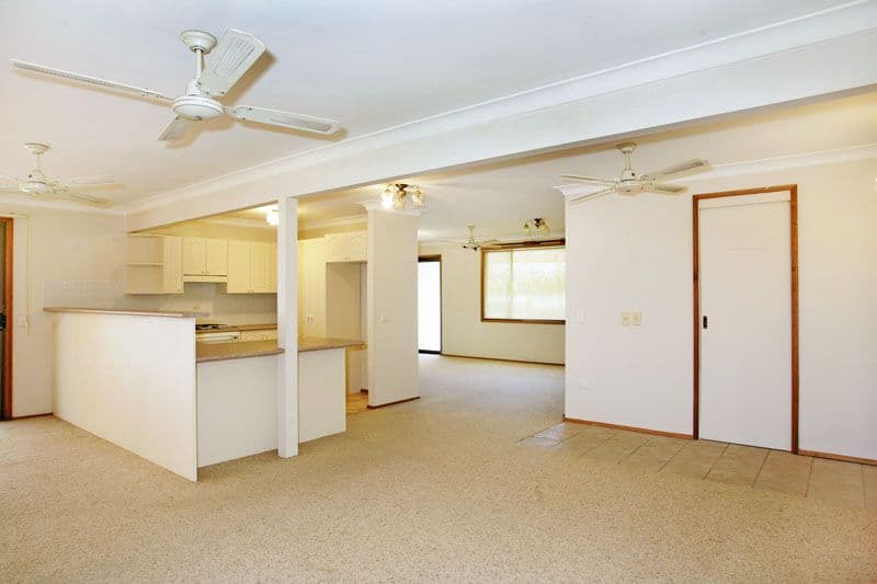 13 Sabrina Avenue, BATEAU BAY NSW 2261, Bateau Bay - Thumbnail 4