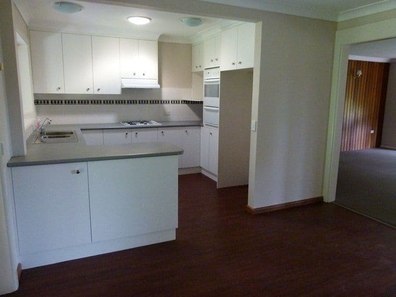 6 Thomson Street, FORBES NSW 2871, Forbes - Thumbnail 2