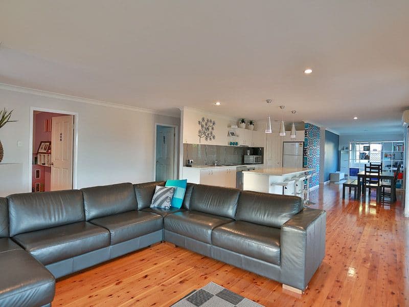 4 Glendore Court, EATONS HILL QLD 4037, Eatons Hill - Thumbnail 4