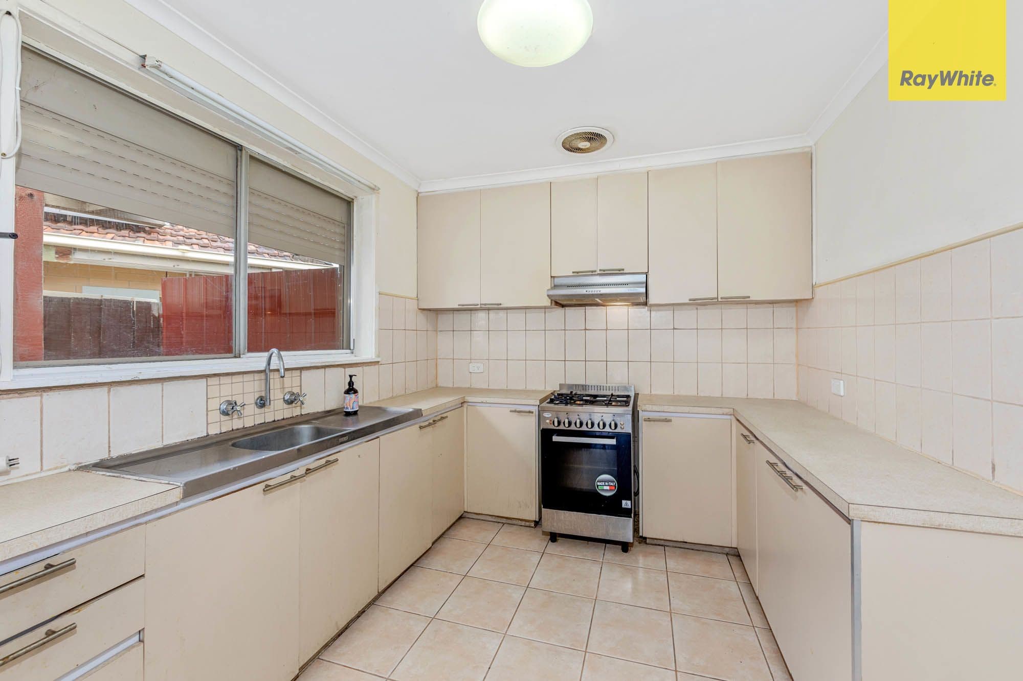 12 Novara Parade, St Albans VIC 3021, St Albans - Thumbnail 5