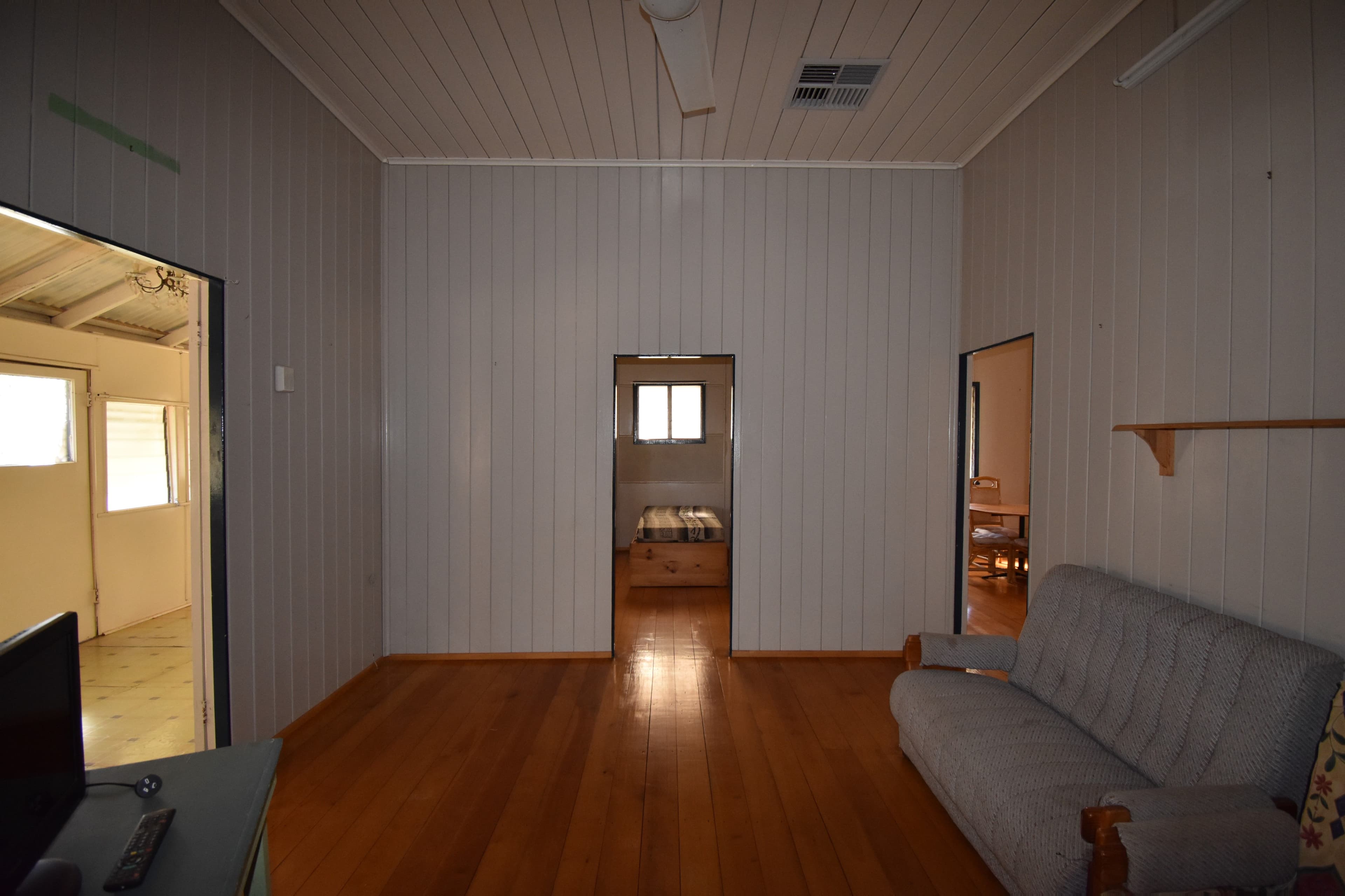 43 Elm Street, Barcaldine QLD 4725, Barcaldine - Thumbnail 3