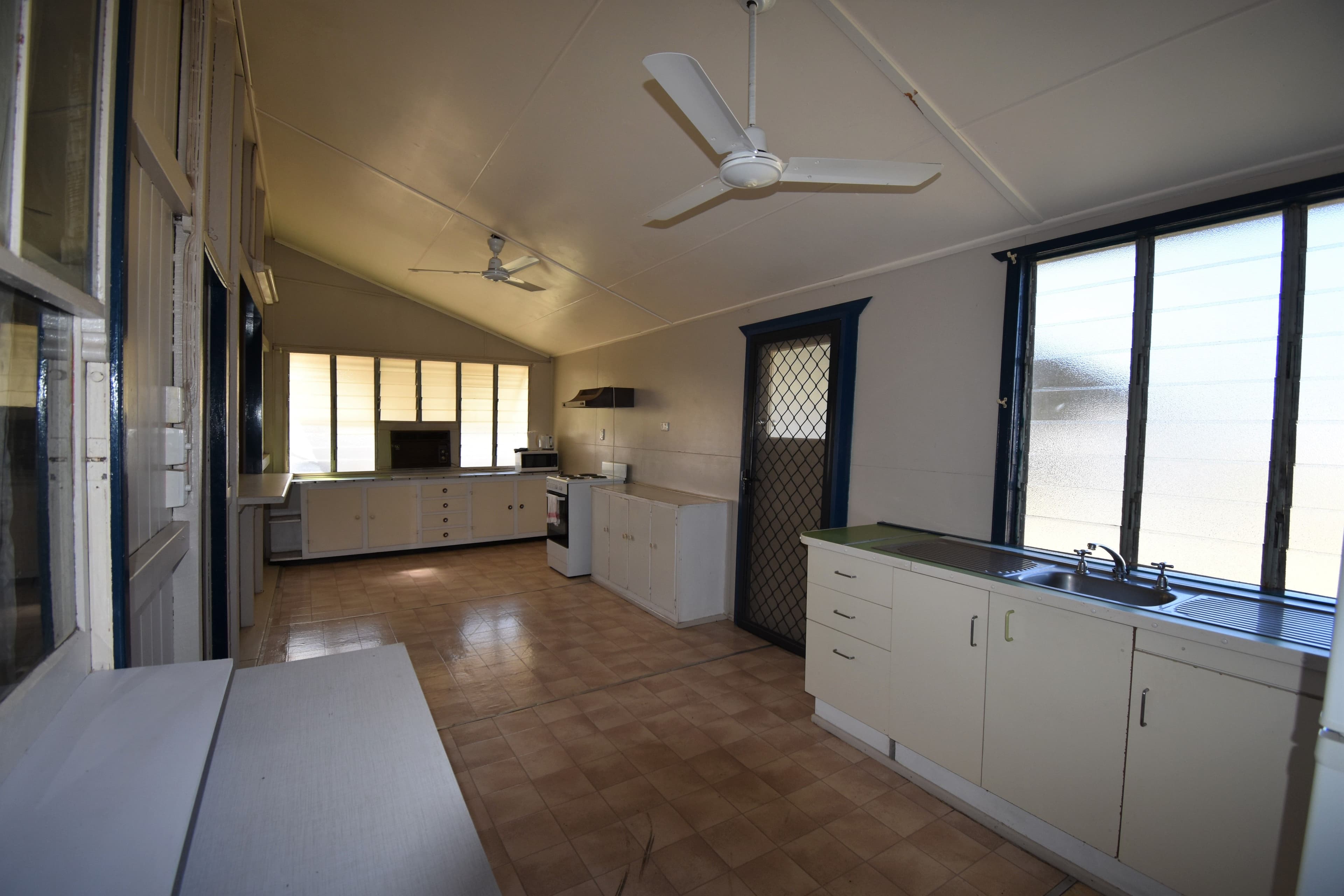 43 Elm Street, Barcaldine QLD 4725, Barcaldine - Thumbnail 6