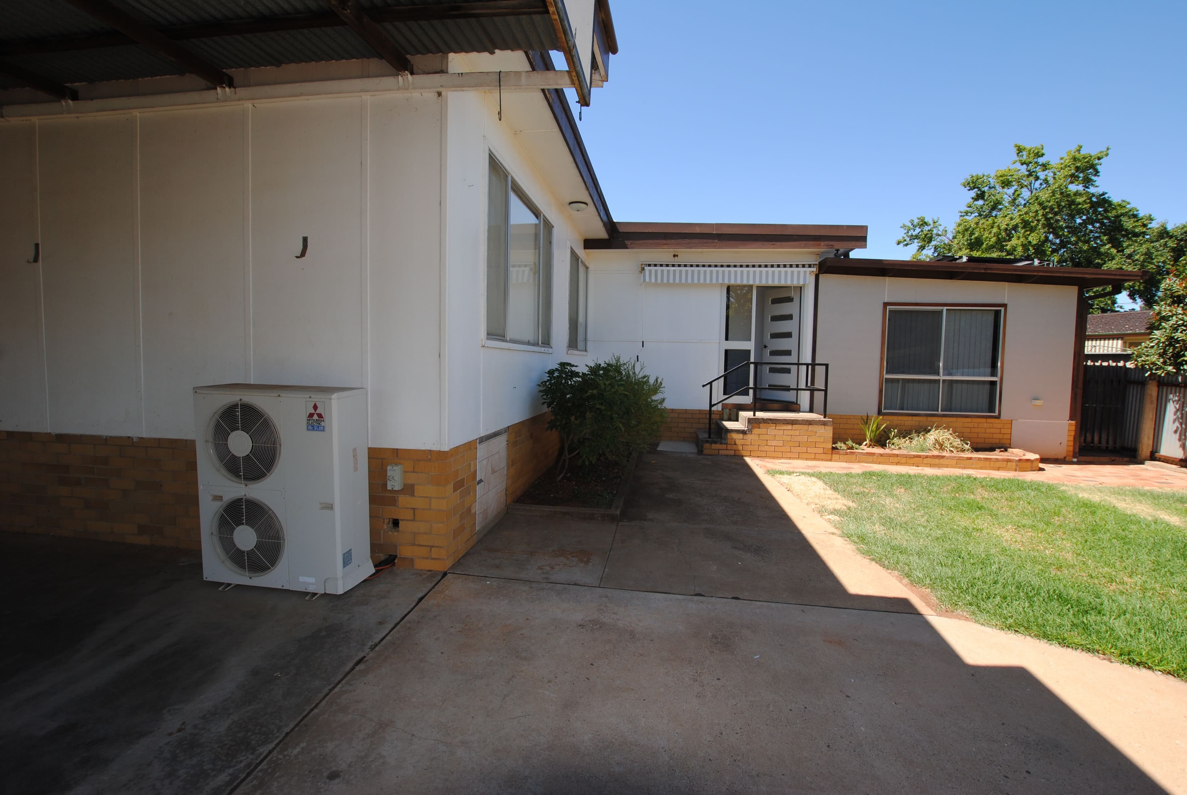 4 Kelly Avenue, Griffith - Thumbnail 3