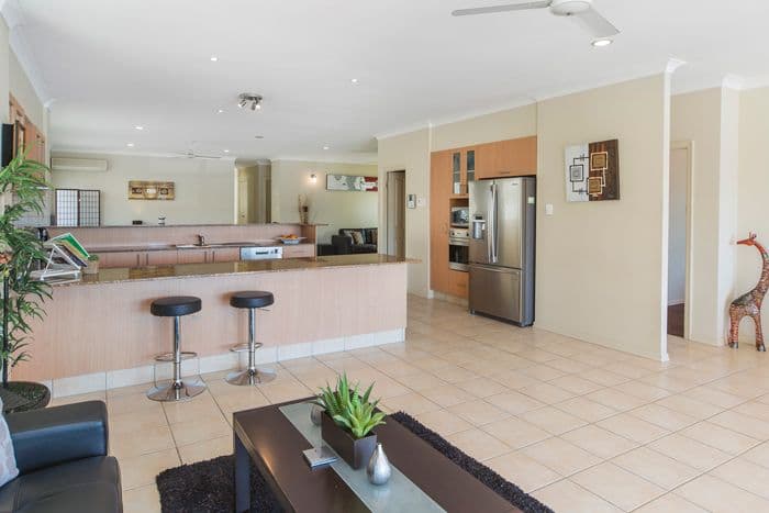 15 Lee-Anne Crescent, HELENSVALE QLD 4212, Helensvale - Thumbnail 3