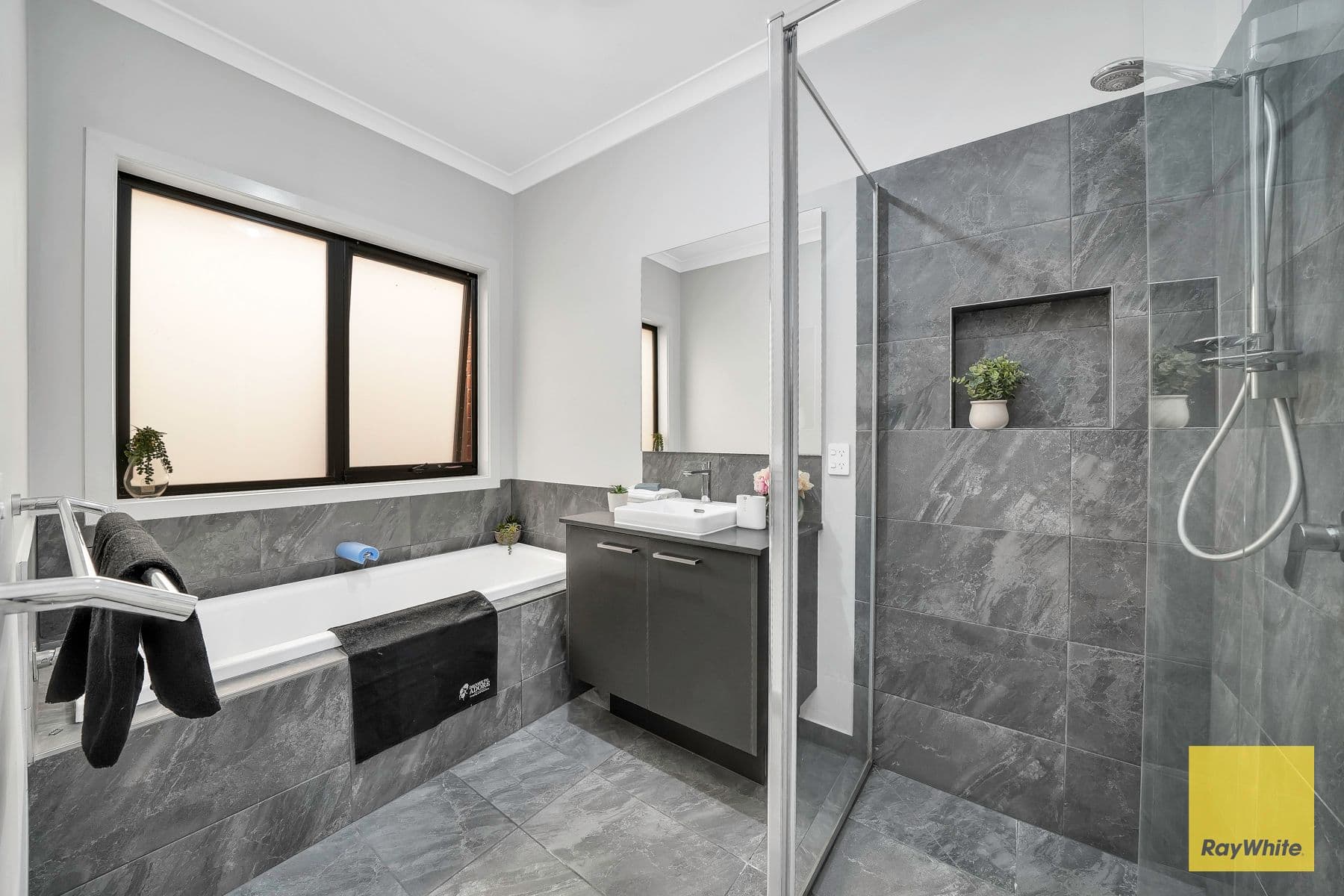 77 Cinnamara Circuit, Tarneit VIC 3029, Tarneit - Thumbnail 6