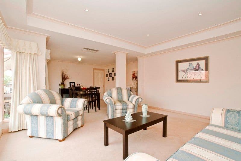 8  MAYFAIR Court, CHIRNSIDE PARK VIC 3116, Chirnside Park - Thumbnail 2