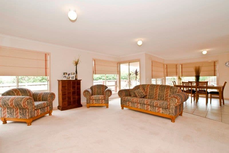 8  MAYFAIR Court, CHIRNSIDE PARK VIC 3116, Chirnside Park - Thumbnail 4