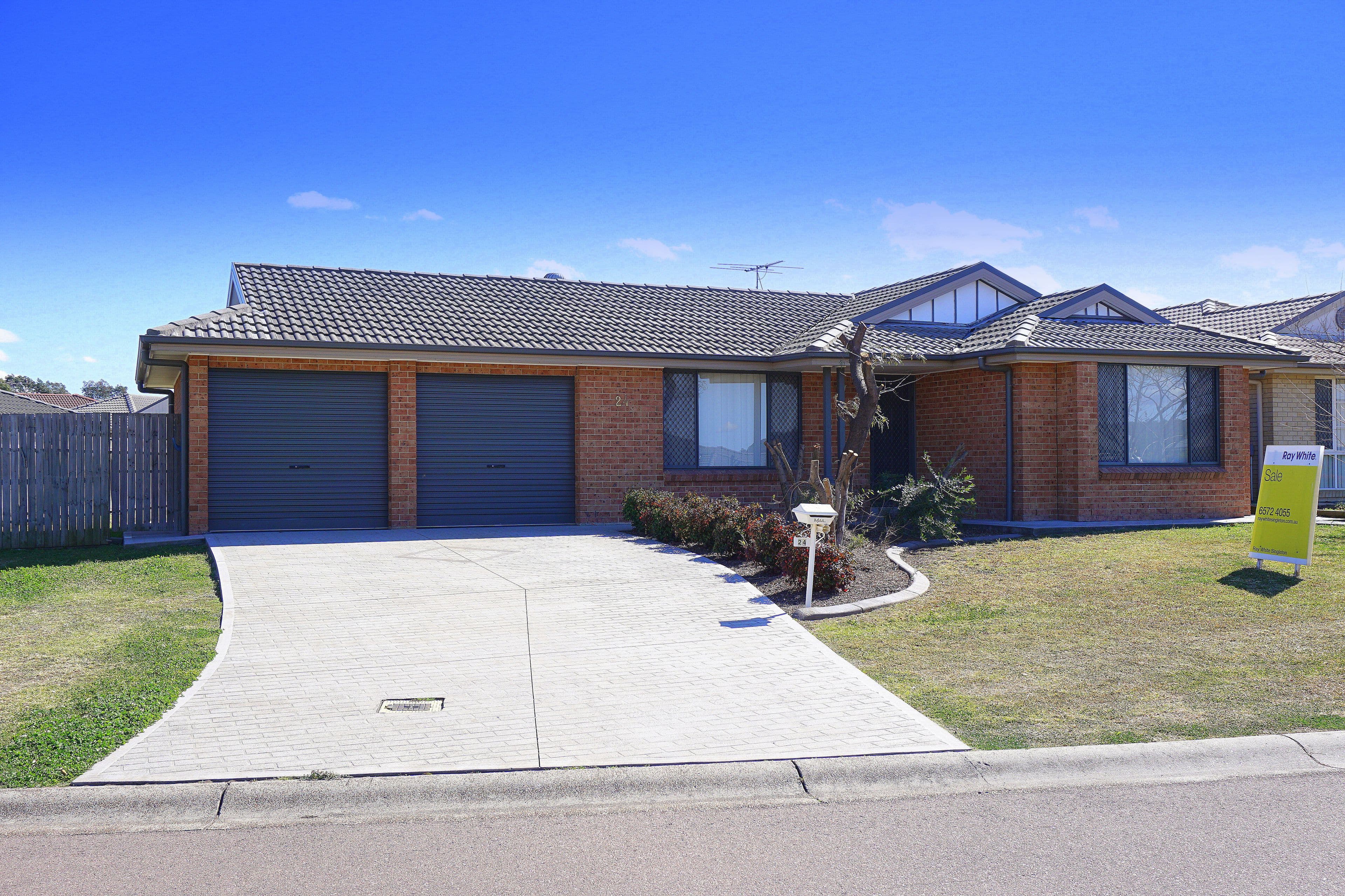 24 Sinclair Avenue, Singleton NSW 2330, Singleton - Image 1