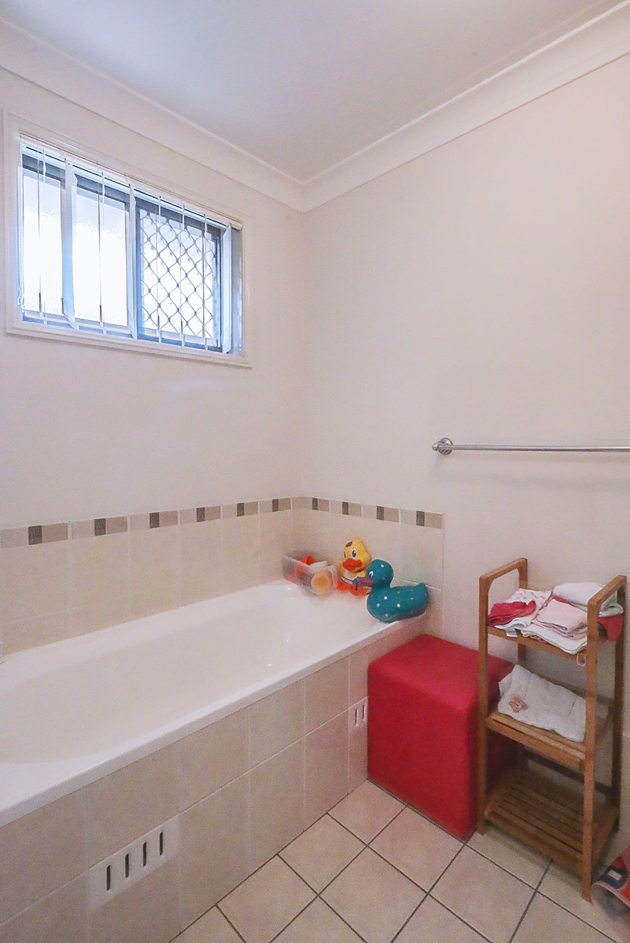 24 Sinclair Avenue, Singleton NSW 2330, Singleton - Thumbnail 5