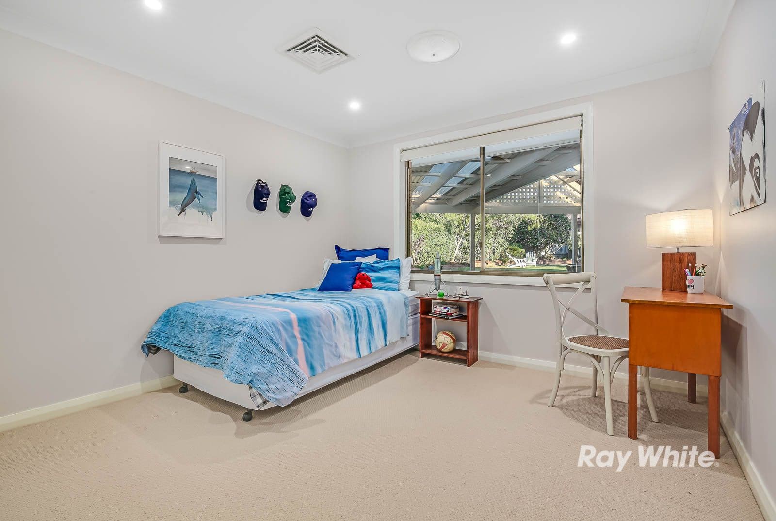 16 Chiltern Crescent, Castle Hill - Thumbnail 8