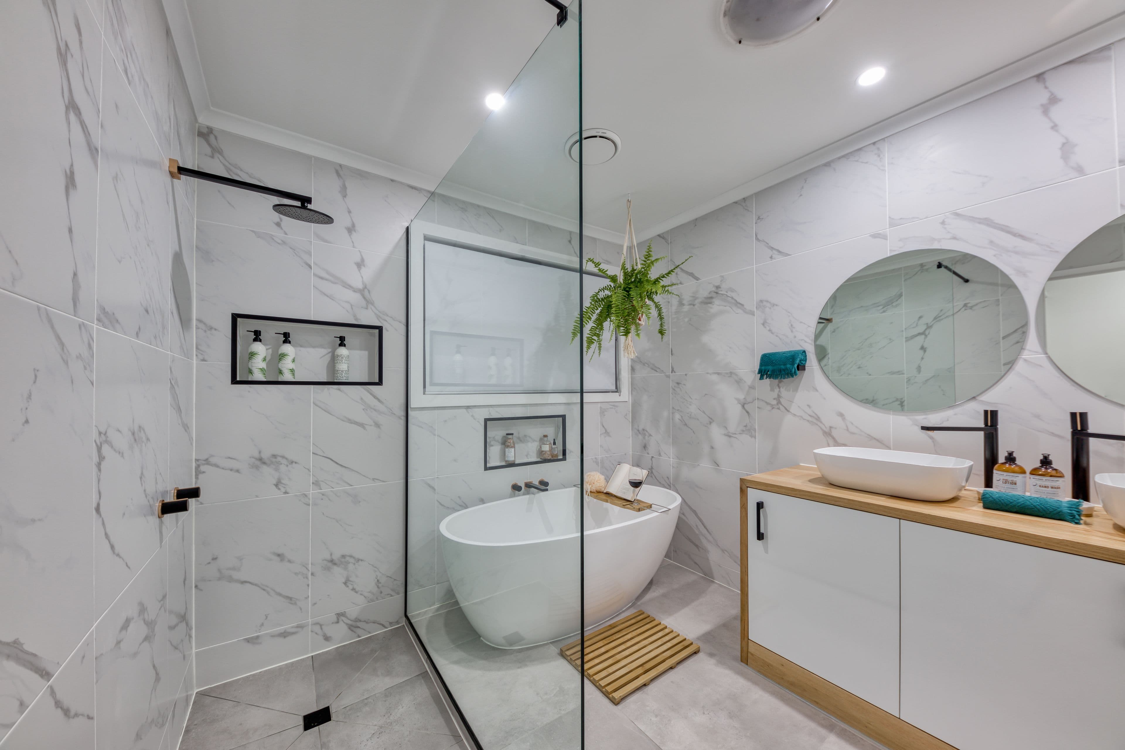 33 Hilltop Crescent, Maroochydore QLD 4558, Maroochydore - Thumbnail 2