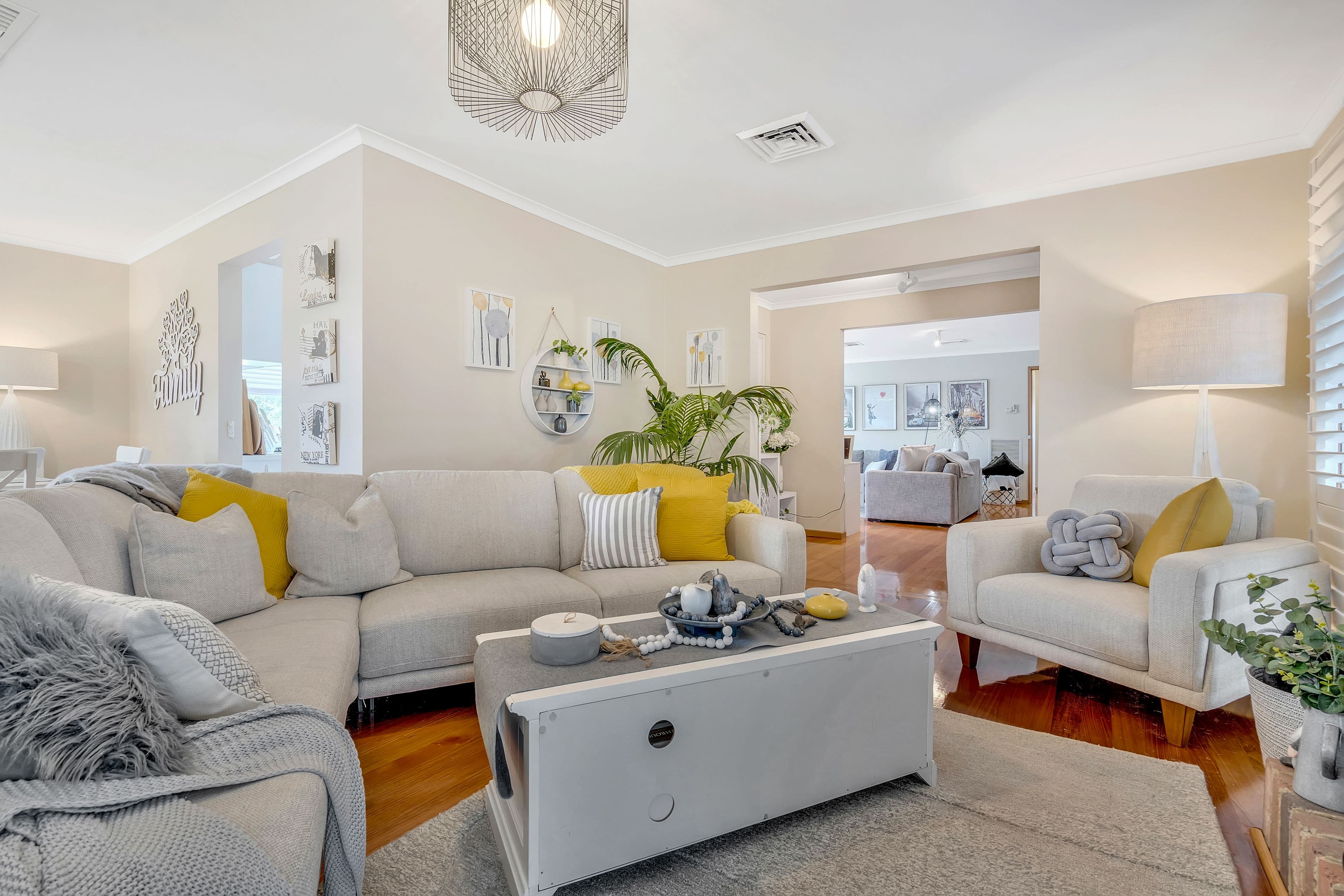 6 Hove Place, Craigieburn VIC 3064, Craigieburn - Thumbnail 4