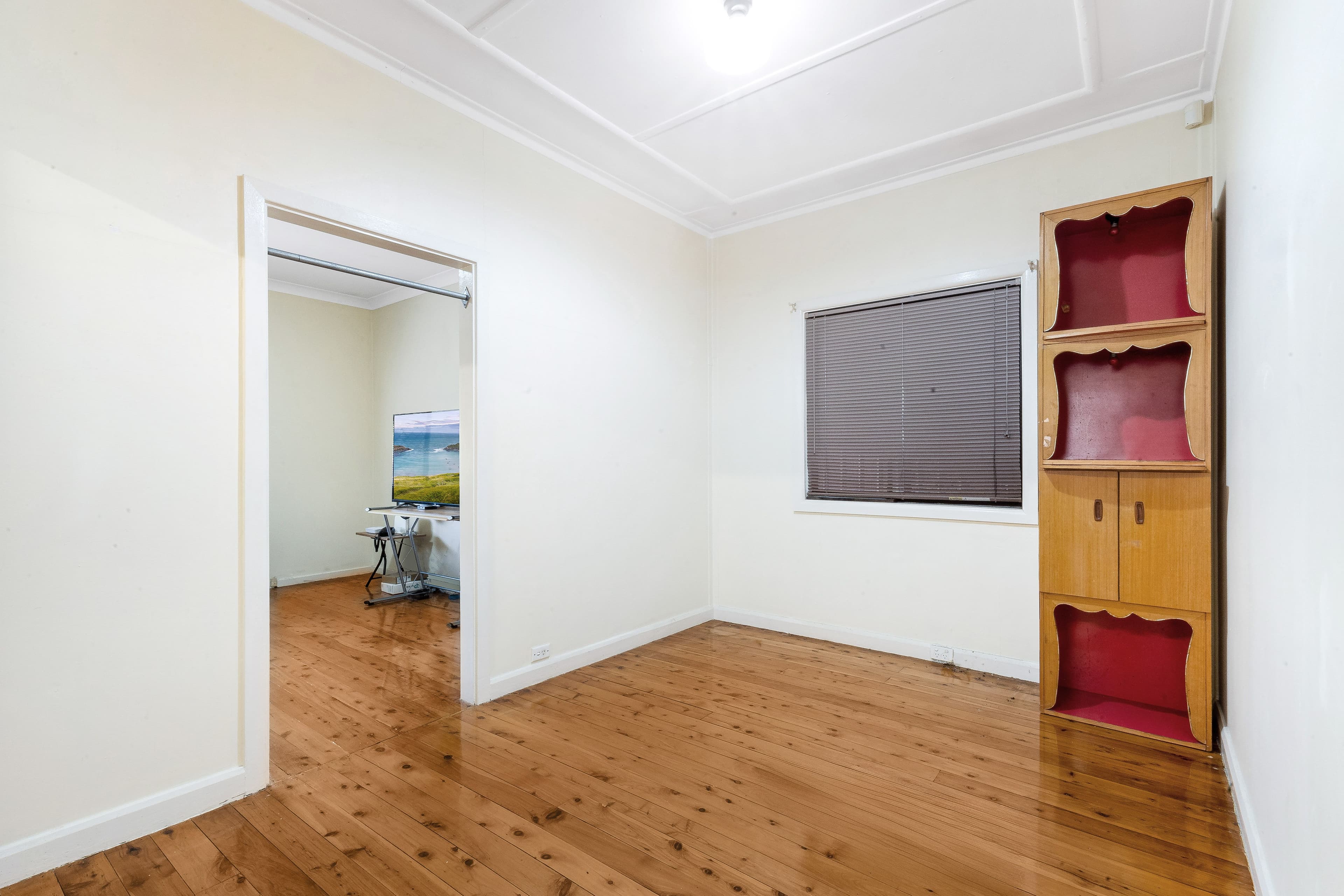 8 Hardy Avenue, Riverwood NSW 2210, Riverwood - Thumbnail 5