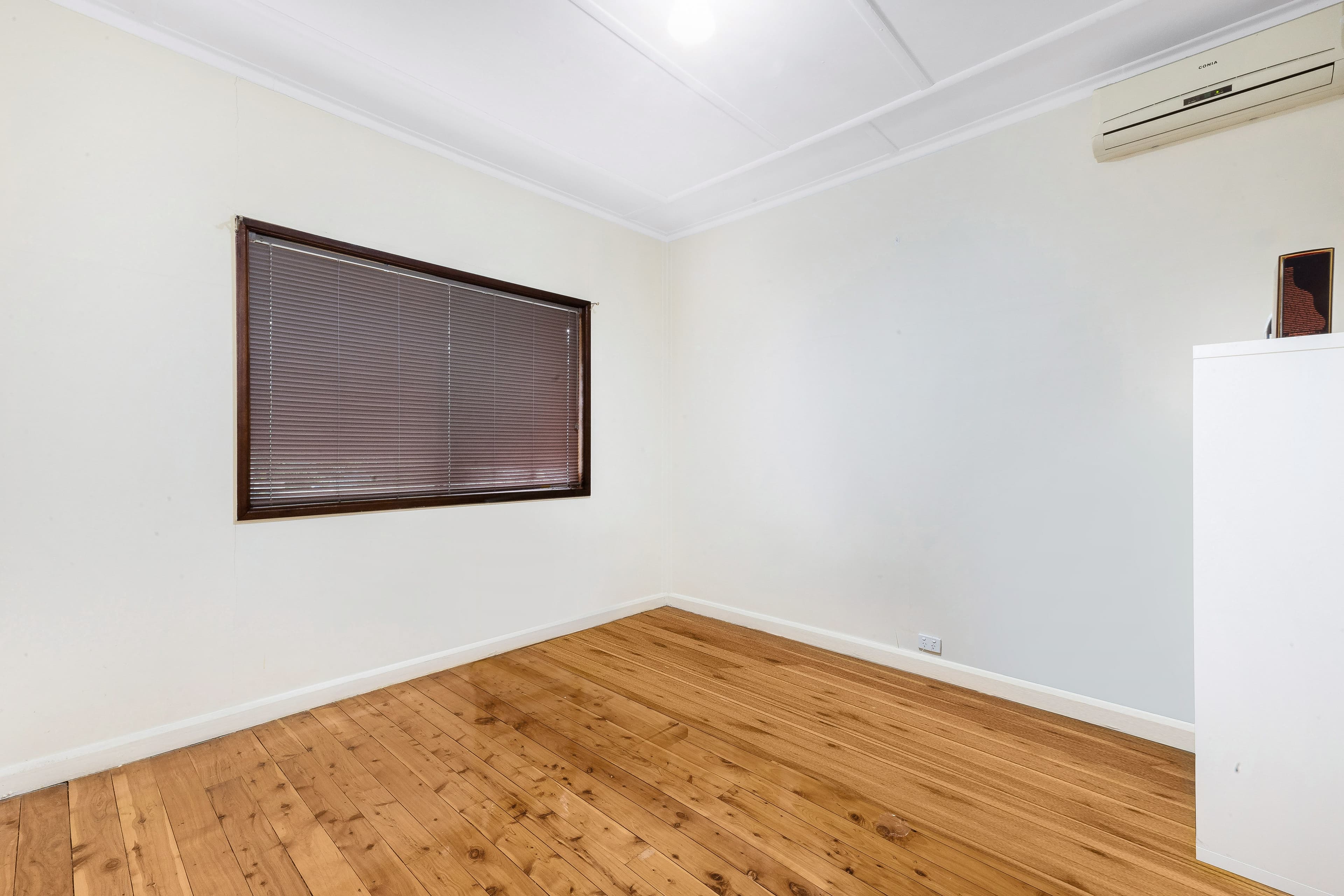 8 Hardy Avenue, Riverwood NSW 2210, Riverwood - Thumbnail 8
