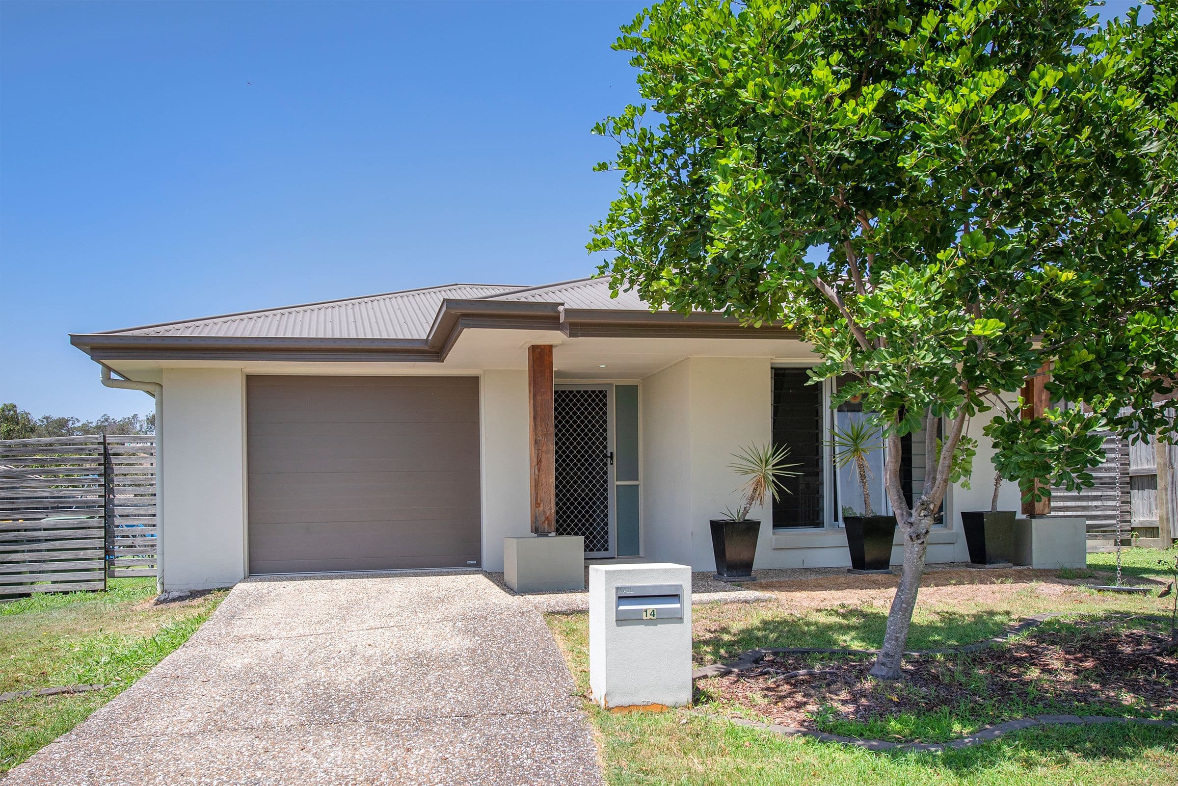 14 Oakvale Avenue, Holmview QLD 4207, Holmview - Thumbnail 2