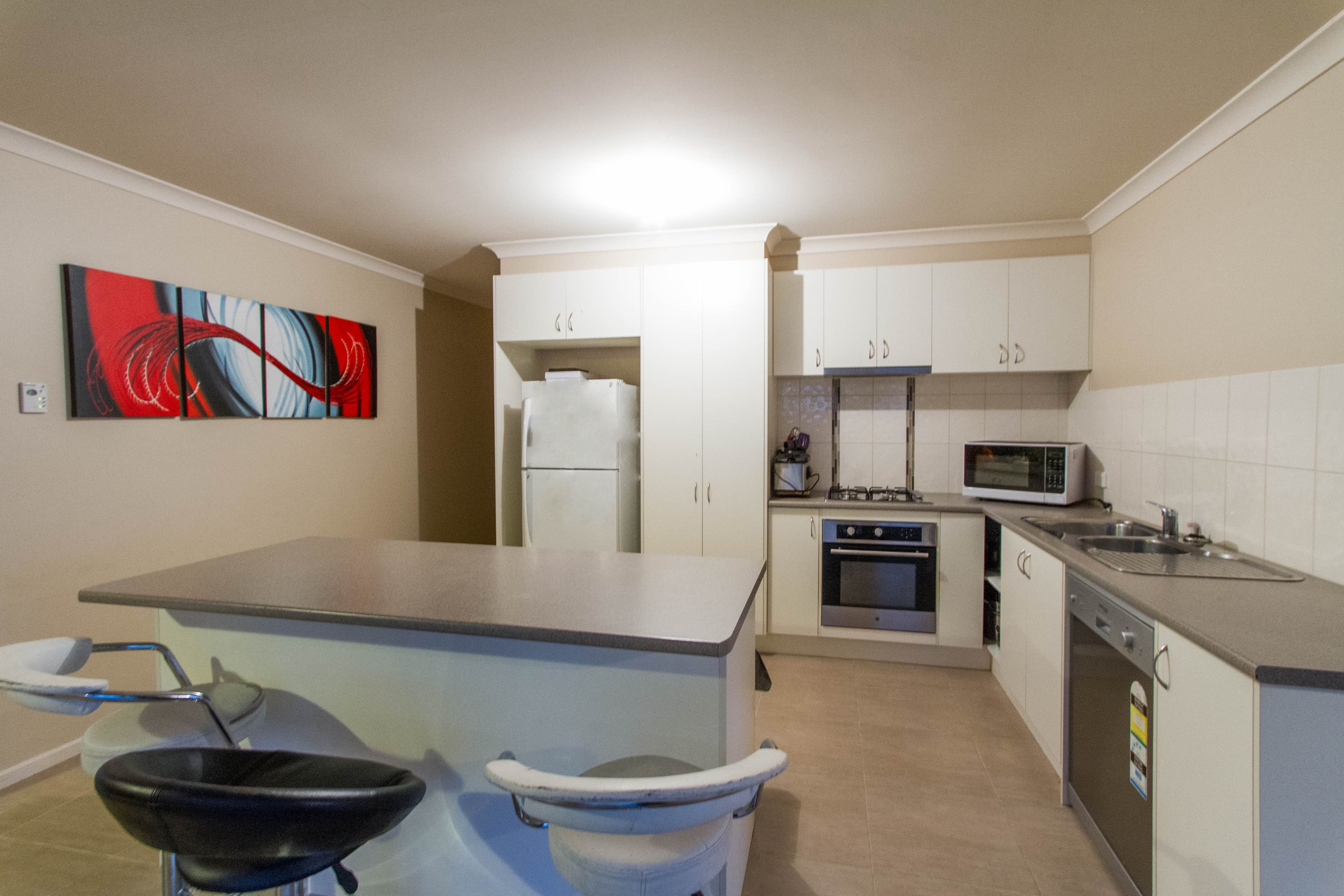 14 Villella Drive, Pakenham VIC 3810, Pakenham - Thumbnail 2