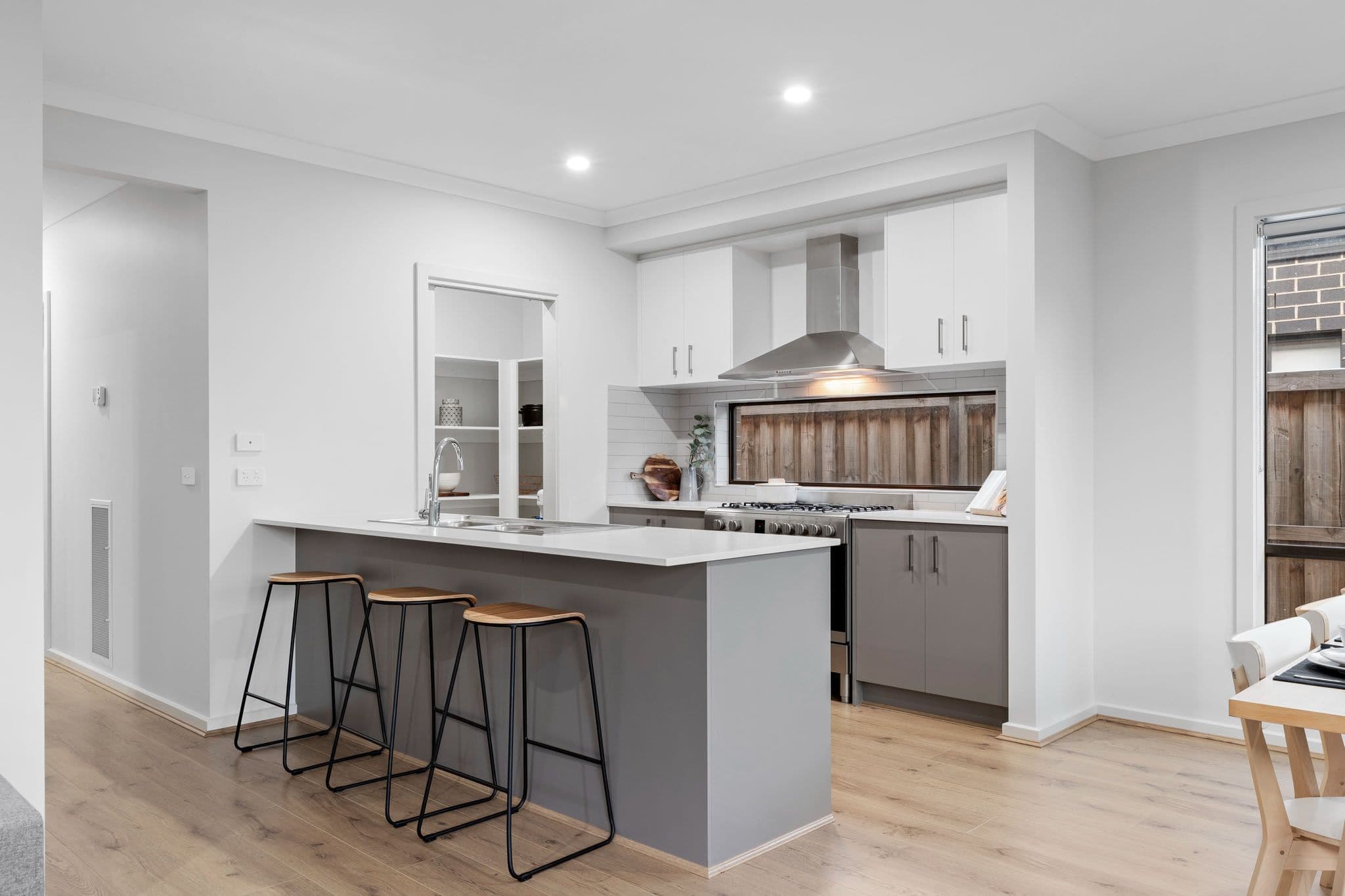6 Waugh Street, Rockbank VIC 3335, Rockbank - Thumbnail 2