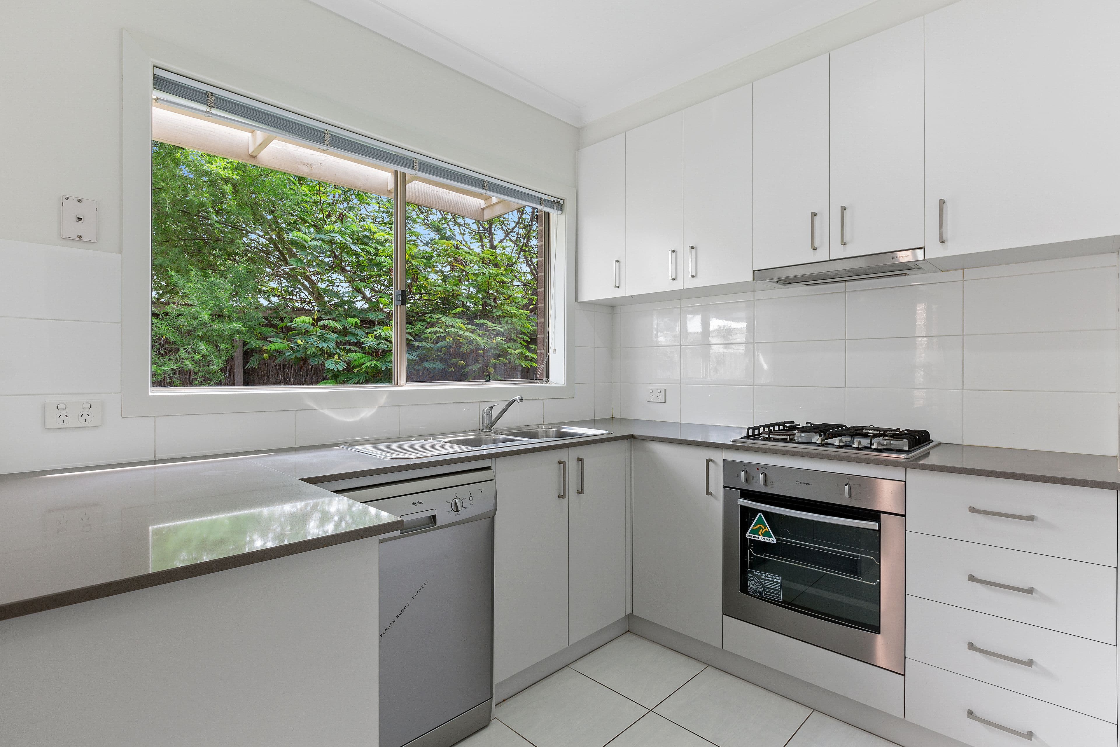 19 Robin Drive, Carrum Downs VIC 3201, Carrum Downs - Thumbnail 2